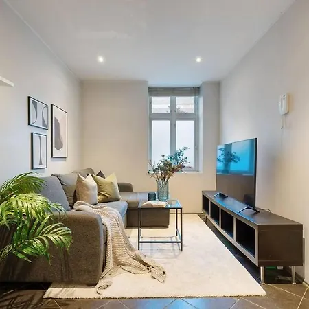 Apartment Modern Appartment, Cozy, Central *